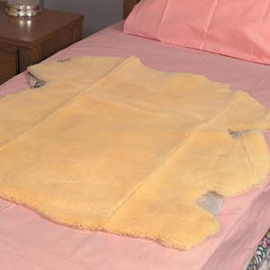 DMI NATURAL SHEEPSKIN